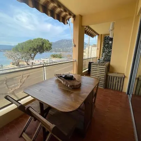 Le Bord De Apartment