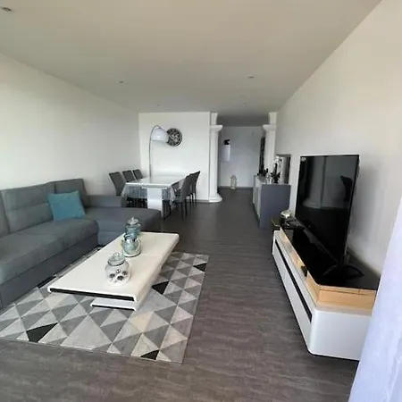 Le Bord De Apartment